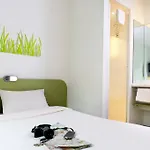 Ibis Lyon Est 3* تشابوناي