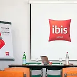 Ibis Lyon Est فندق تشابوناي