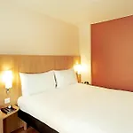 Ibis Lyon Est Hotel 3*