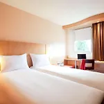 Ibis Lyon Est