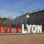 Ibis Lyon Est 3*