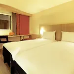 Ibis Lyon Est Hotel 3*