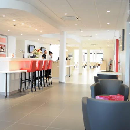 Ibis Lyon Est 3*