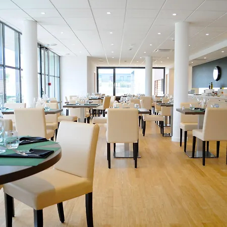 Ibis Lyon Est Hotel Chaponnay