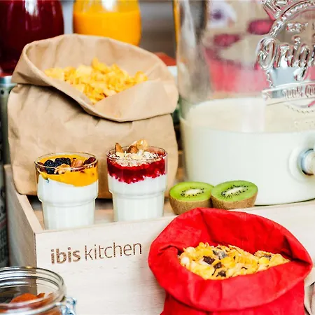 Ibis Lyon Est Hotel 3*