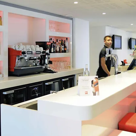 Ibis Lyon Est 3* Chaponnay