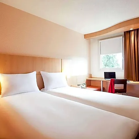 Ibis Lyon Est 3*