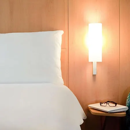 Ibis Lyon Est Hotel