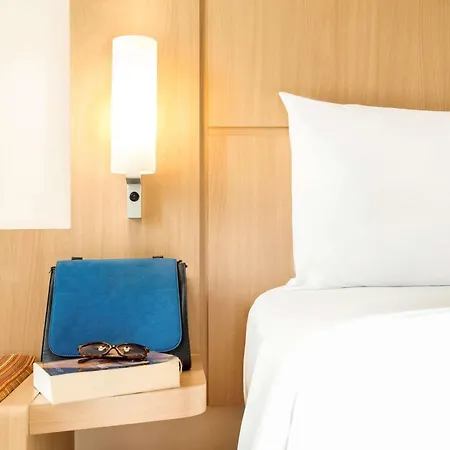 Szálloda Ibis Lyon Est 3*