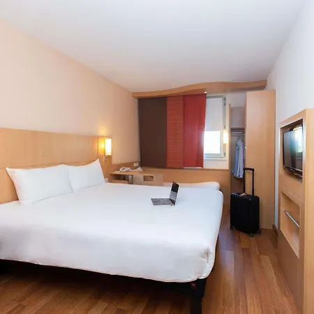 Ibis Lyon Est Hotel Chaponnay