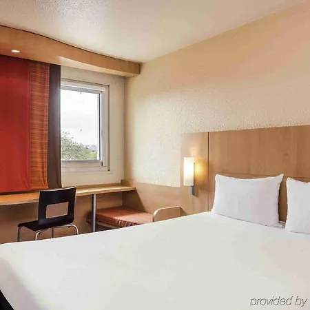 Ibis Lyon Est Hotel