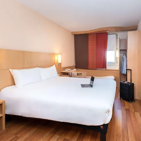 Ibis Lyon Est 3*