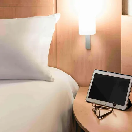 Ibis Lyon Est Hotel 3*