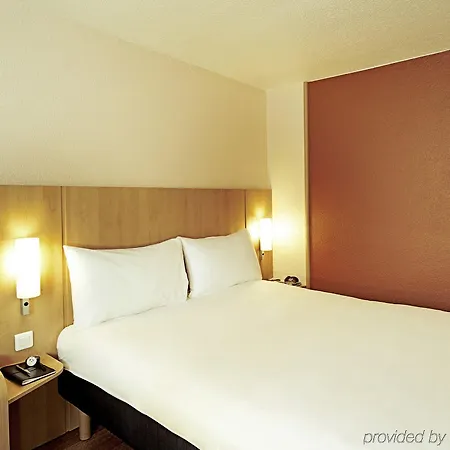 Ibis Lyon Est 3*