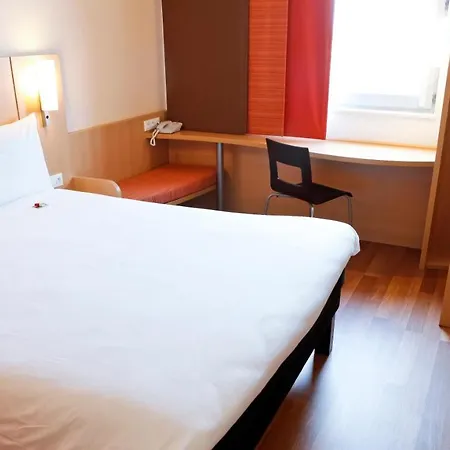 Ibis Lyon Est 3*